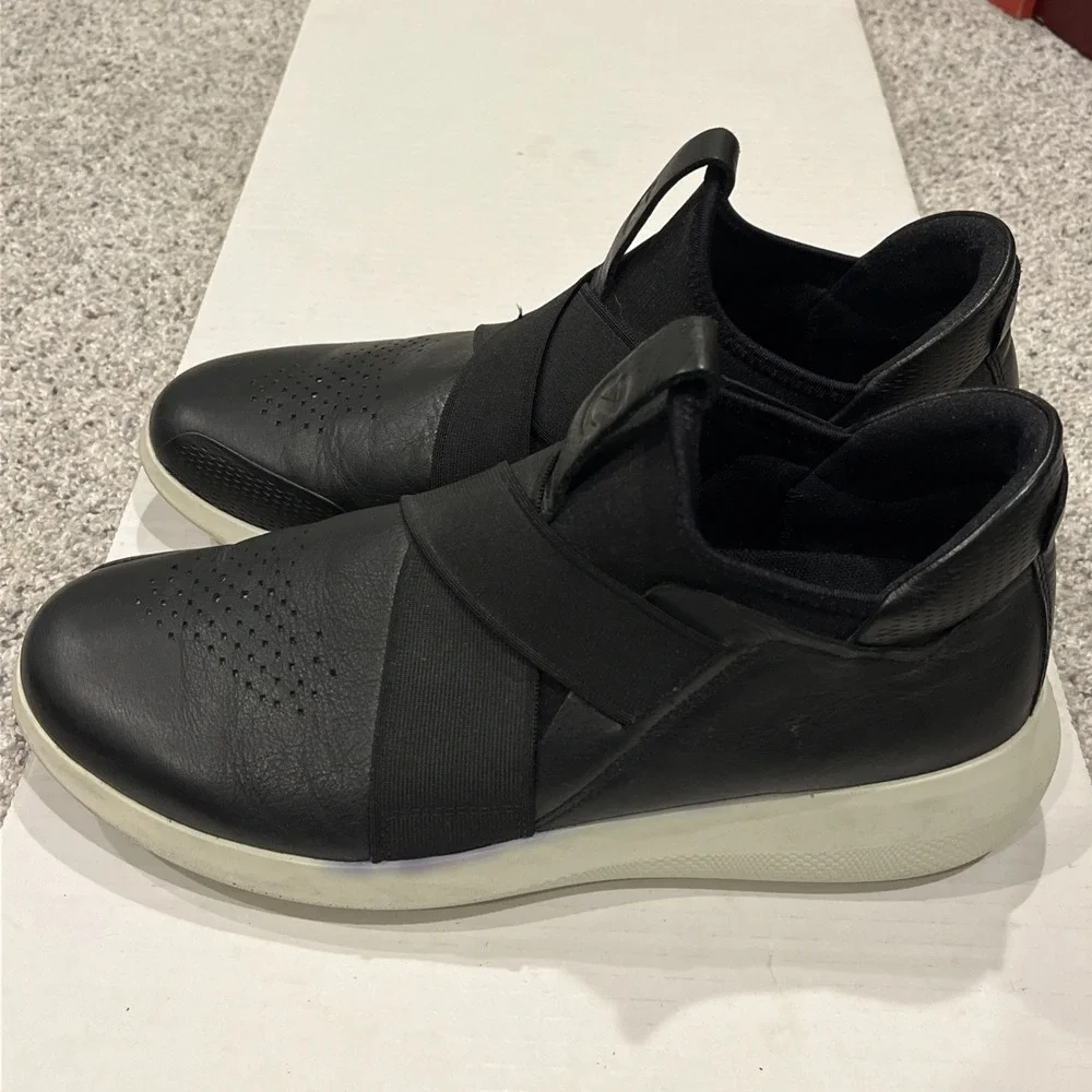 Ecco Scinapse Band Men's Black Leather Sneaker Size 7/ 40 EU Walking Shoe